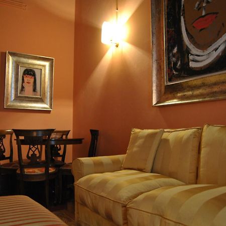 Bed and Breakfast Residenza Palazzo Visdomini Pietrasanta Zimmer foto