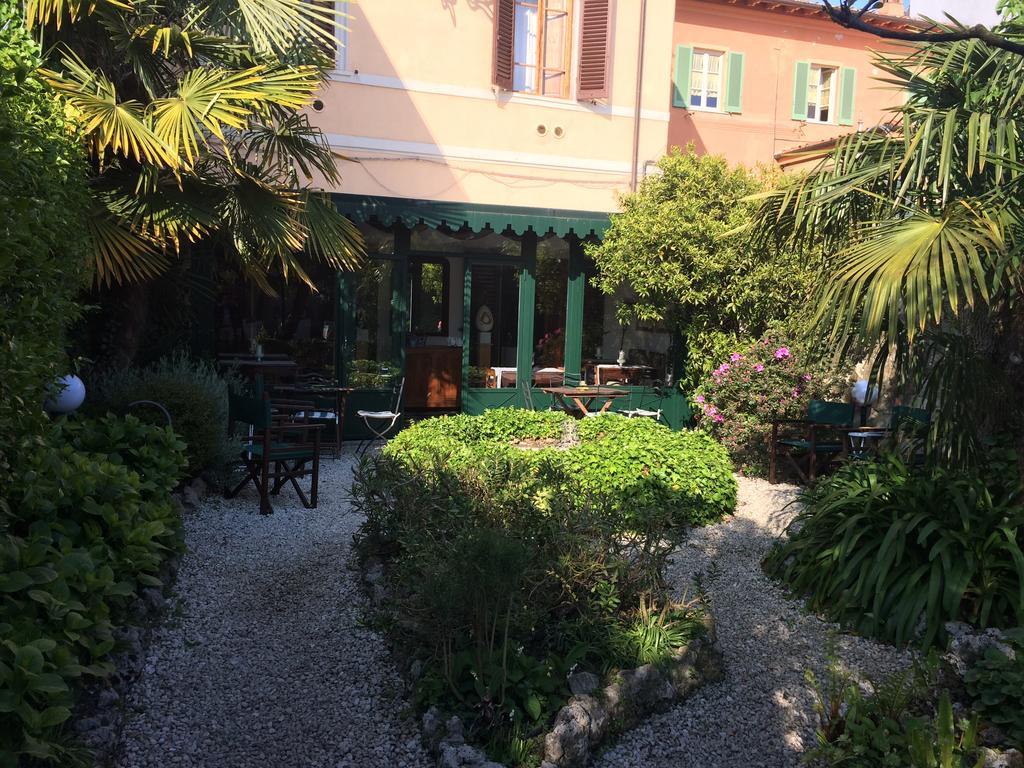 Bed and Breakfast Residenza Palazzo Visdomini Pietrasanta Exterior foto