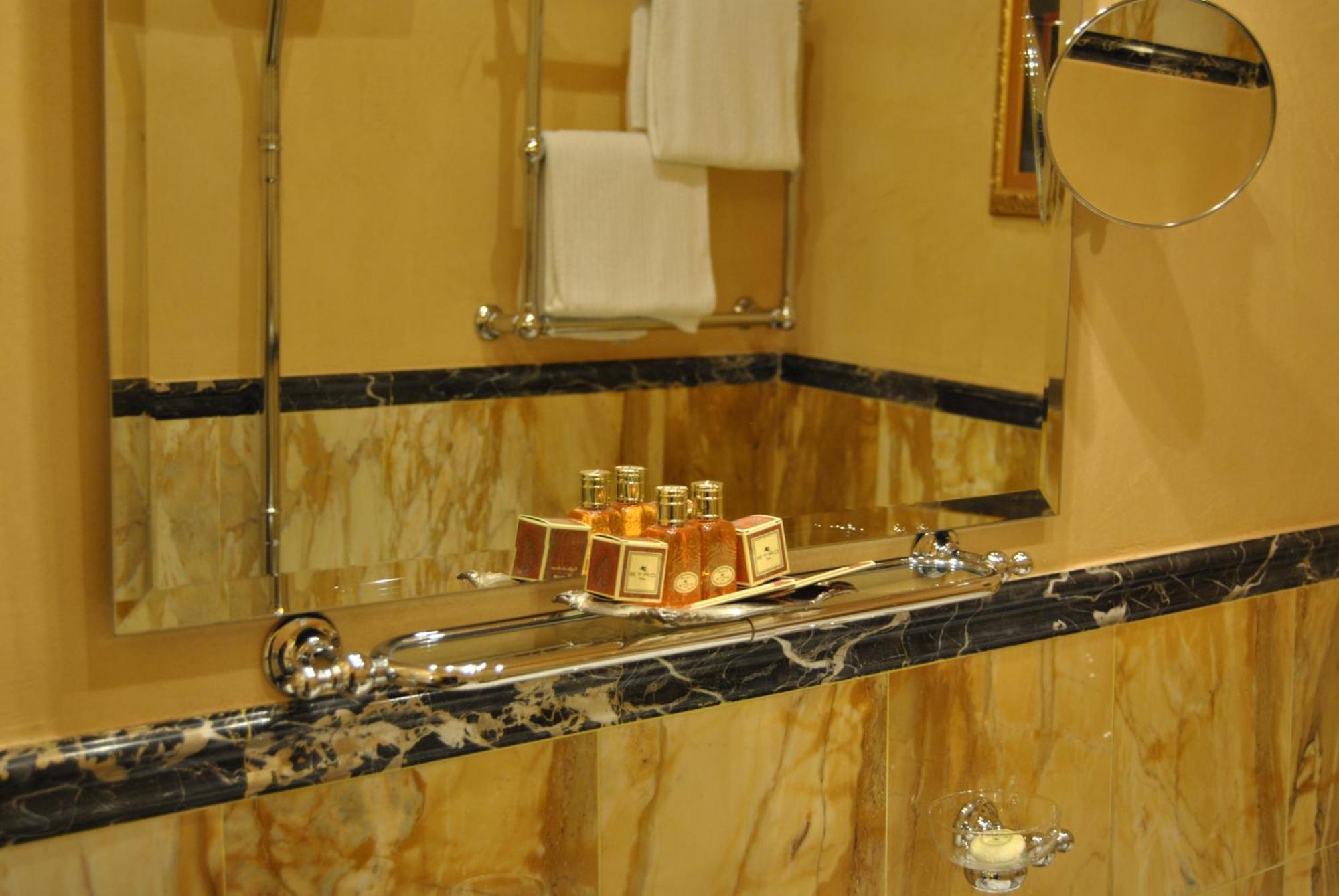 Bed and Breakfast Residenza Palazzo Visdomini Pietrasanta Zimmer foto