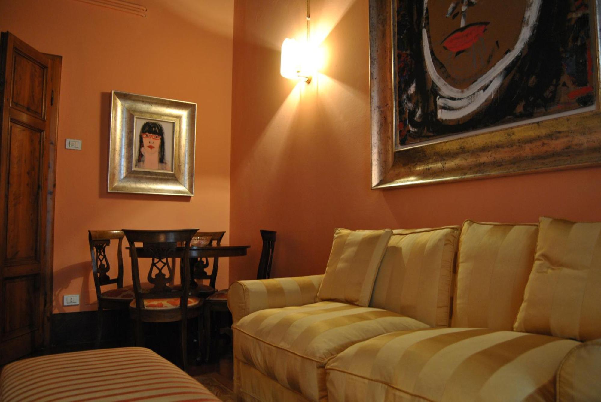 Bed and Breakfast Residenza Palazzo Visdomini Pietrasanta Zimmer foto
