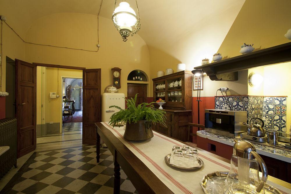 Bed and Breakfast Residenza Palazzo Visdomini Pietrasanta Exterior foto