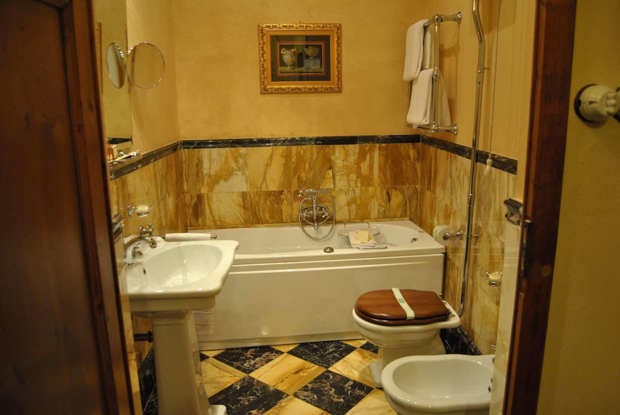 Bed and Breakfast Residenza Palazzo Visdomini Pietrasanta Exterior foto